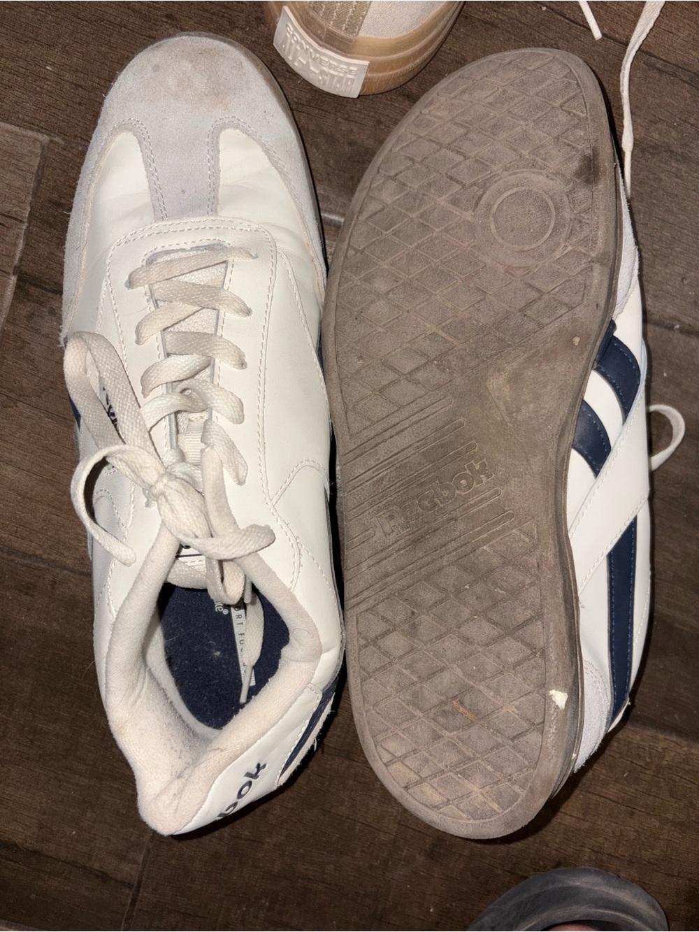 Reebok Men’s White and Navy Low-Top Sneakers